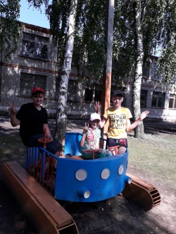 Игровая программа "От улыбки станет всем светлей"